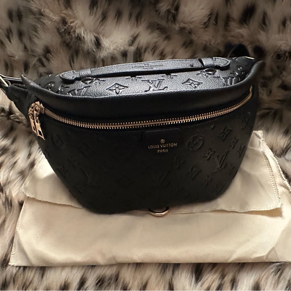 AUTHENTIC DESIGNER LXV BLACK LEATHER MONOGRAM EMBEDDED DISCBUMBAG(FANNYPACK)